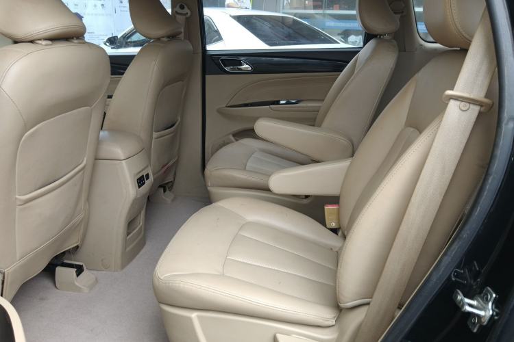 Used Baojun 730 2016 1.5T Manual Luxury Edition 7 Seats Left Rear Seat