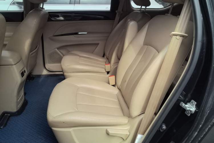 Used Baojun 730 2016 1.5L Manual Comfort Version 7 Seats China V Emission Standard Left Rear Seat