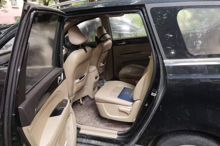 Used Baojun 730 2016 1.5T Manual Luxury Edition 7 Seats Left Rear Seat