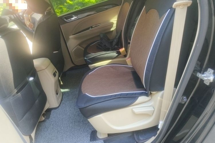 Used Baojun 730 2016 1.8L Manual Luxury Edition 7 Seats Left Rear Seat