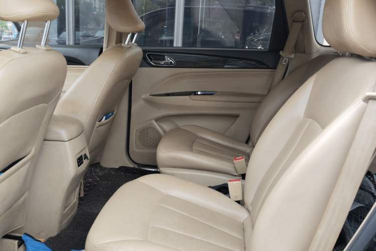 Used Baojun 730 2016 1.8L iAMT Luxury Model 7 Seats Left Rear Seat