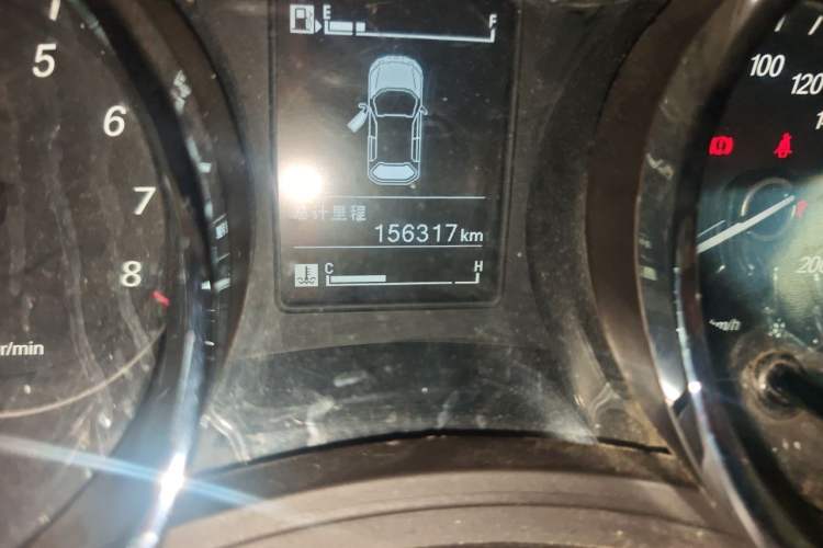 Used Baojun 730 2016 1.5T Manual Comfort Version 7 Seats Odometer Close Up