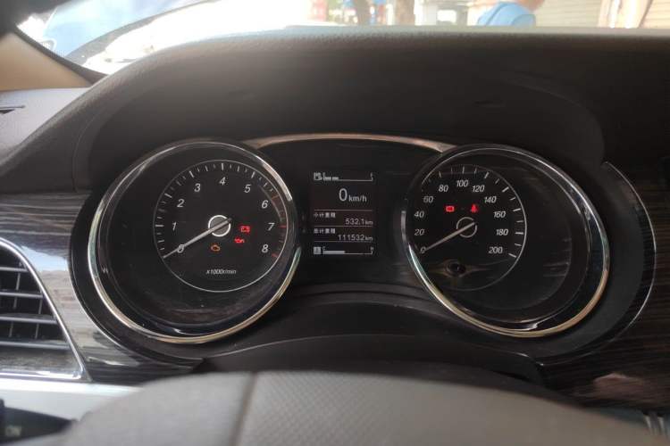 Used Baojun 730 2016 1.5T Manual Standard Version 7 Seats Odometer Close Up