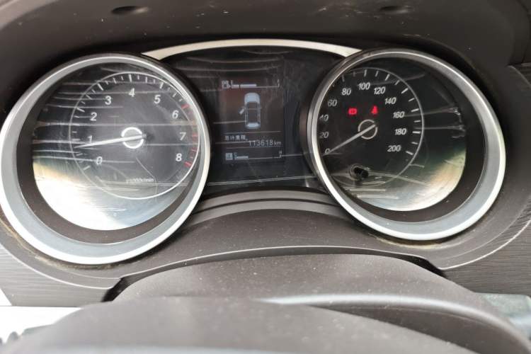 Used Baojun 730 2016 1.5L Manual Standard Version 7 Seats Odometer Close Up