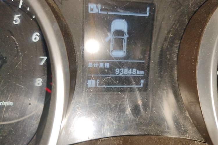 Used Baojun 730 2016 1.5L Manual Standard Version 7 Seats Odometer Close Up