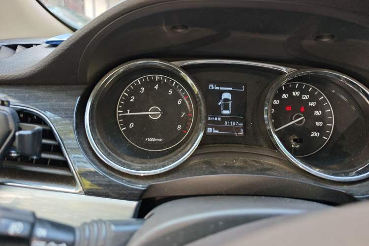 Used Baojun 730 2016 1.5L Manual Comfort Version 7 Seats China V Emission Standard Odometer Close Up