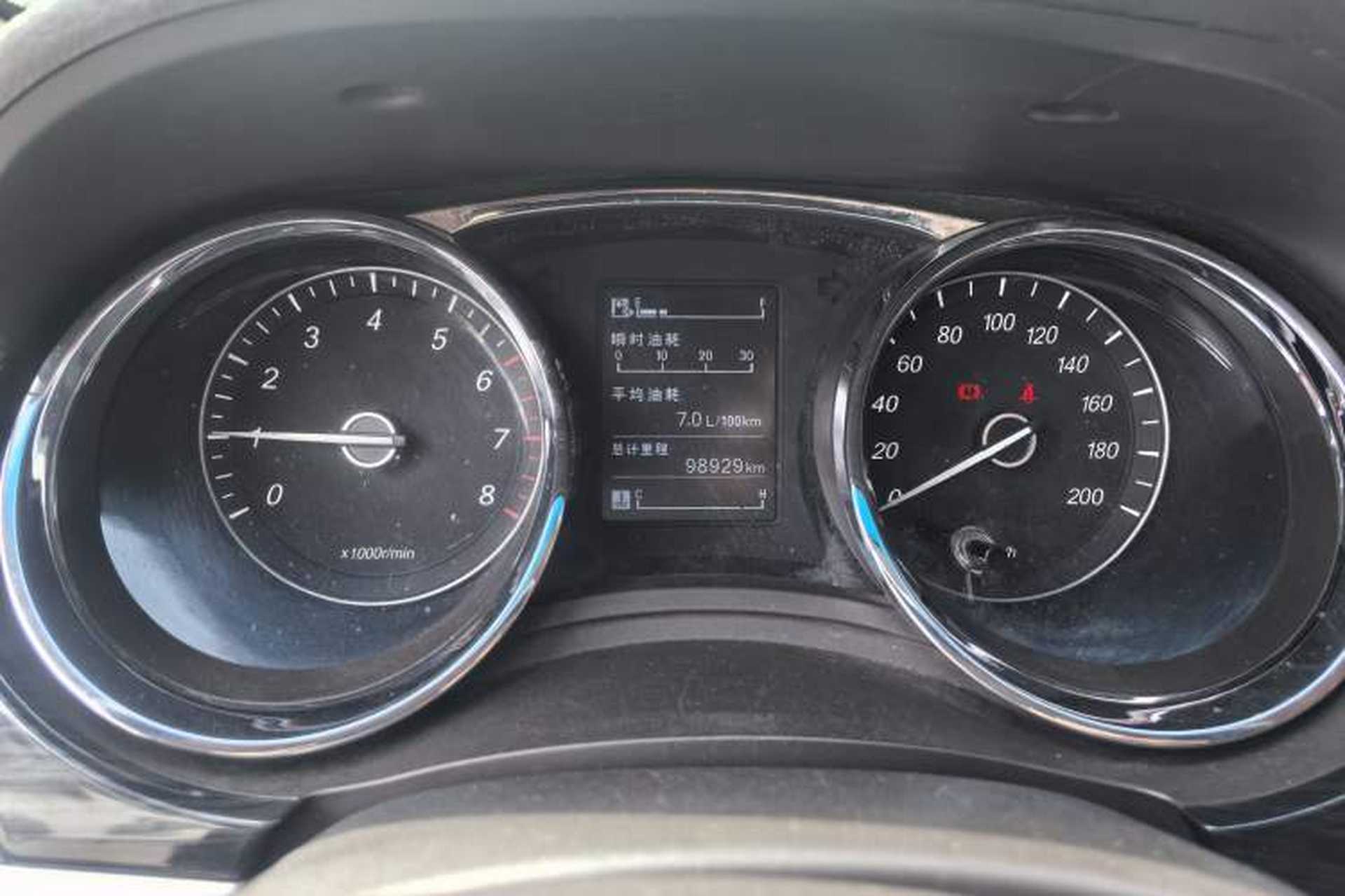 Used Baojun 730 2016 1.5L Manual Comfort Version 7 Seats China V Emission Standard Odometer Close Up