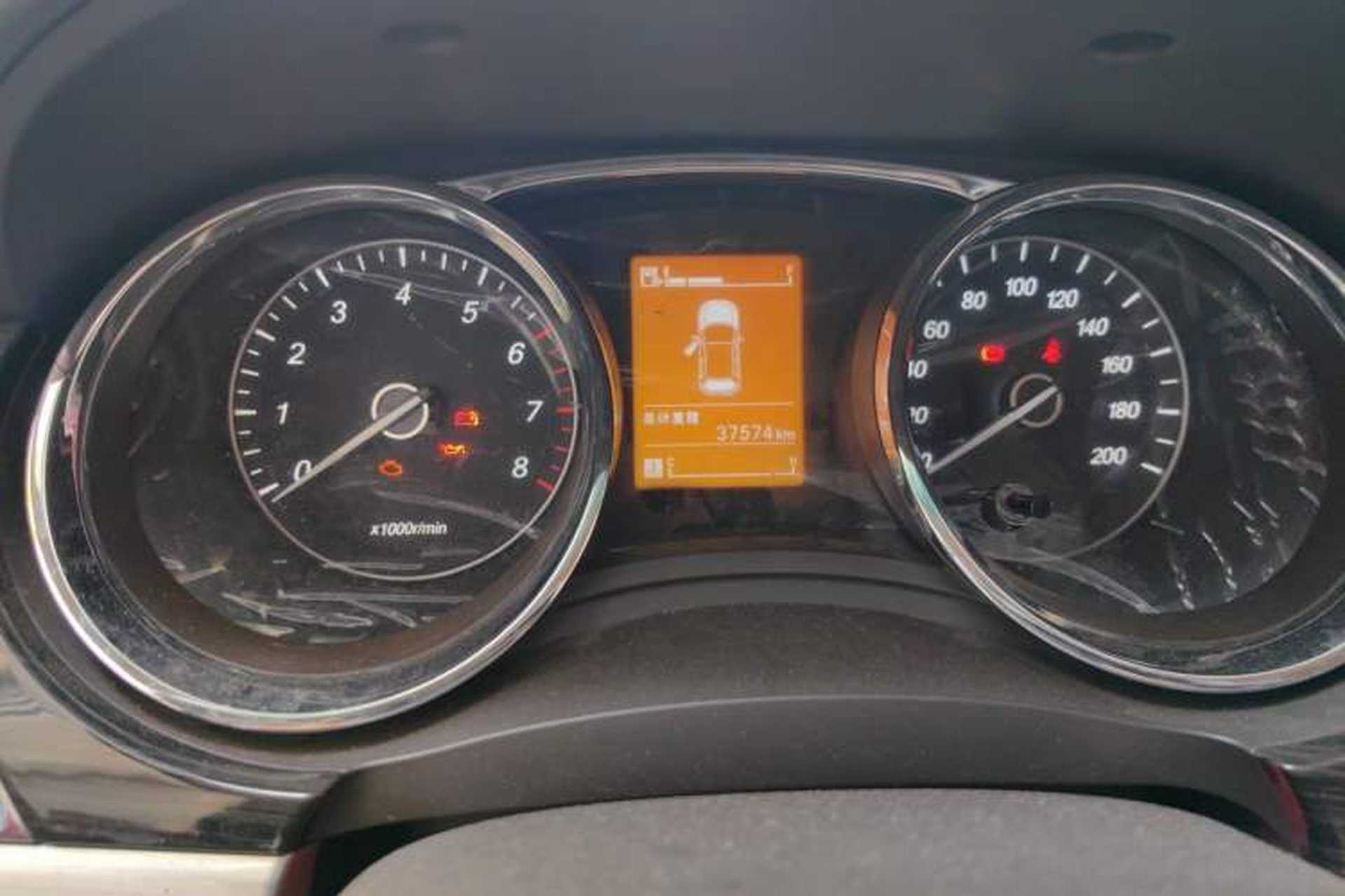 Used Baojun 730 2016 1.5L Manual Luxury Edition 7 Seats Odometer Close Up