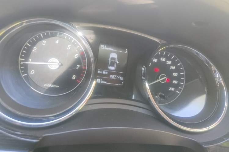 Used Baojun 730 2016 1.8L Manual Luxury Edition 7 Seats Odometer Close Up