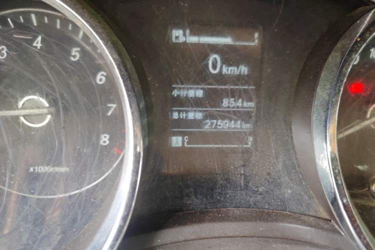 Used Baojun 730 2016 1.5L Manual Comfort Version 7 Seats China V Emission Standard Odometer Close Up