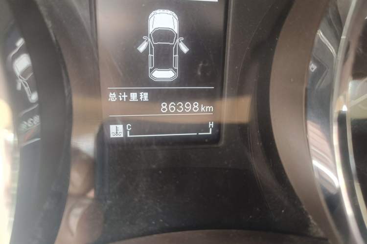 Used Baojun 730 2016 1.8L Manual Comfort Version 7 Seats Odometer Close Up