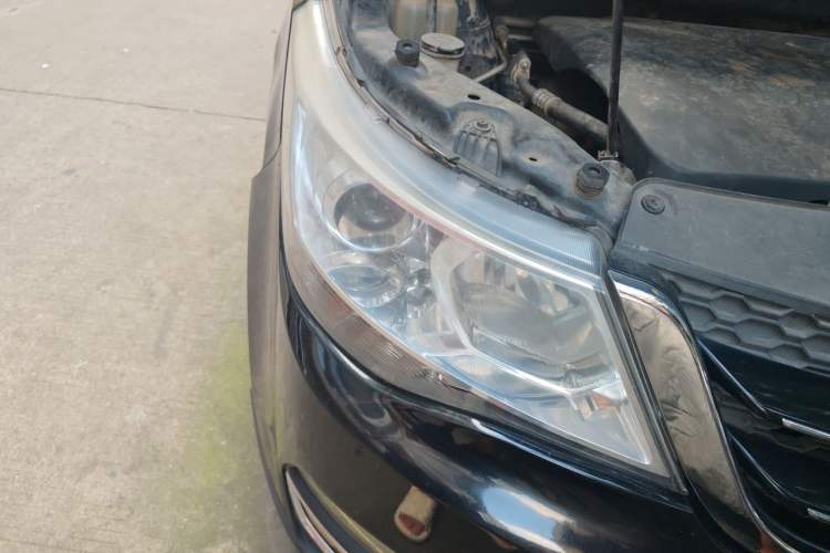 Used Baojun 730 2016 1.8L iAMT Comfort Version 7 Seats Right Front Headlight