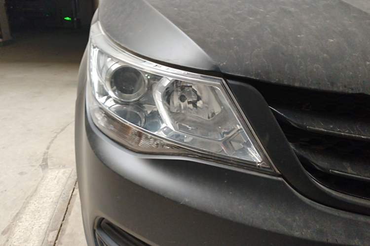 Used Baojun 730 2016 1.5L Manual Standard Version 7 Seats Right Front Headlight