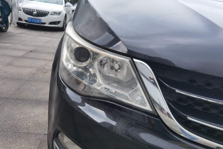Used Baojun 730 2016 1.5L Manual Luxury Edition 7 Seats Right Front Headlight