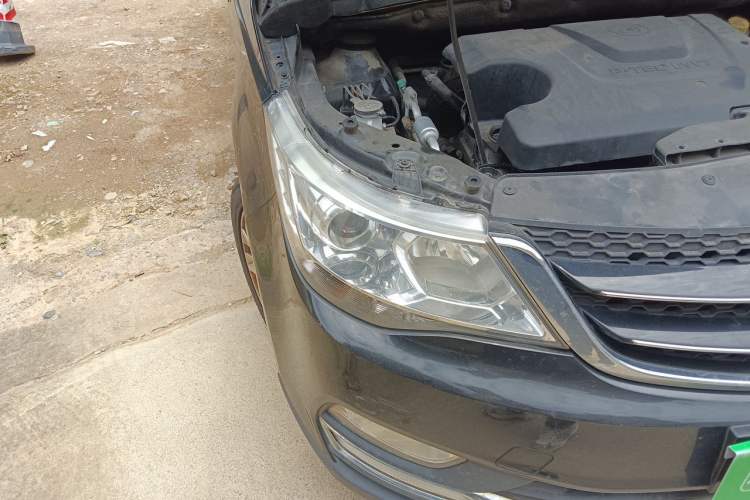 Used Baojun 730 2016 1.5L Manual Comfort Version 7 Seats China V Emission Standard Right Front Headlight