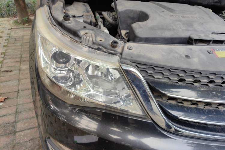Used Baojun 730 2016 1.5L Manual Luxury Edition 7 Seats Right Front Headlight