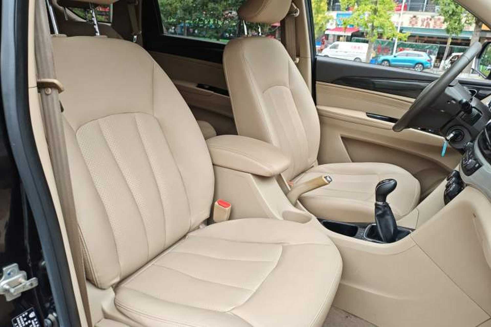 Used Baojun 730 2016 1.5L Manual Comfort Version 7 Seats China V Emission Standard Right Front Seat