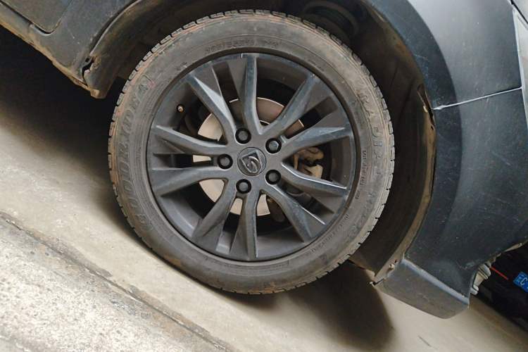 Used Baojun 730 2016 1.5L Manual Standard Version 7 Seats Right Front Wheel Hub