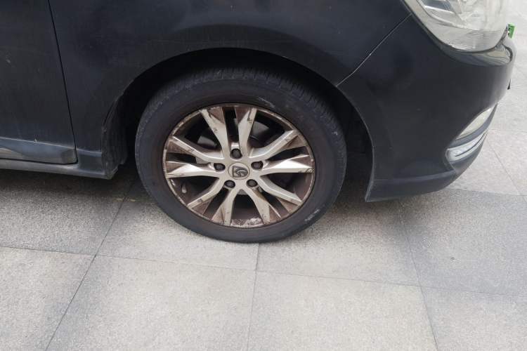 Used Baojun 730 2016 1.5L Manual Luxury Edition 7 Seats Right Front Wheel Hub