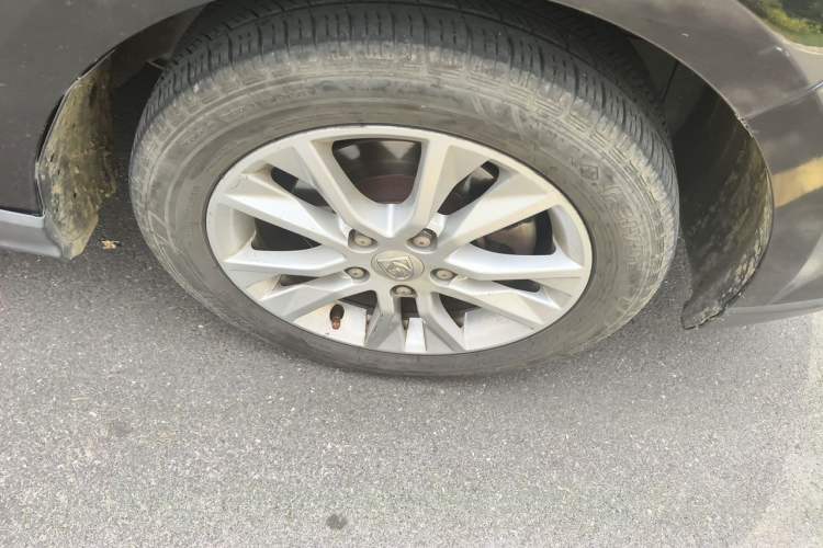 Used Baojun 730 2016 1.5L Manual Comfort Version 7 Seats China V Emission Standard Right Front Wheel Hub