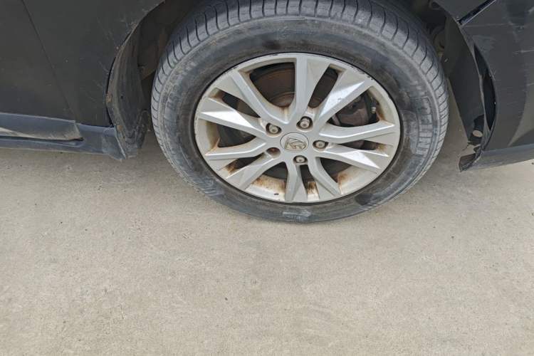 Used Baojun 730 2016 1.5L Manual Comfort Version 7 Seats China V Emission Standard Right Front Wheel Hub