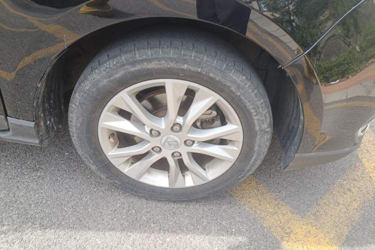 Used Baojun 730 2016 1.8L Manual Comfort Version 7 Seats Right Front Wheel Hub