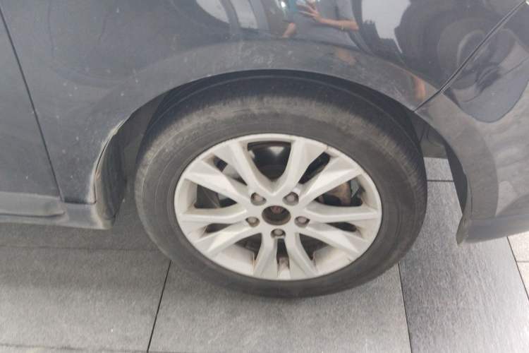 Used Baojun 730 2016 1.8L iAMT Luxury Model 7 Seats Right Front Wheel Hub