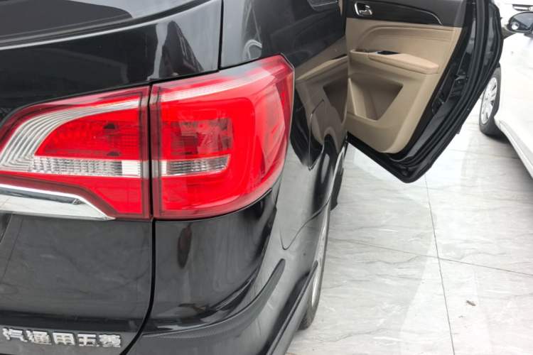 Used Baojun 730 2016 1.5L Manual Comfort Version 7 Seats China V Emission Standard Right Rear Taillight