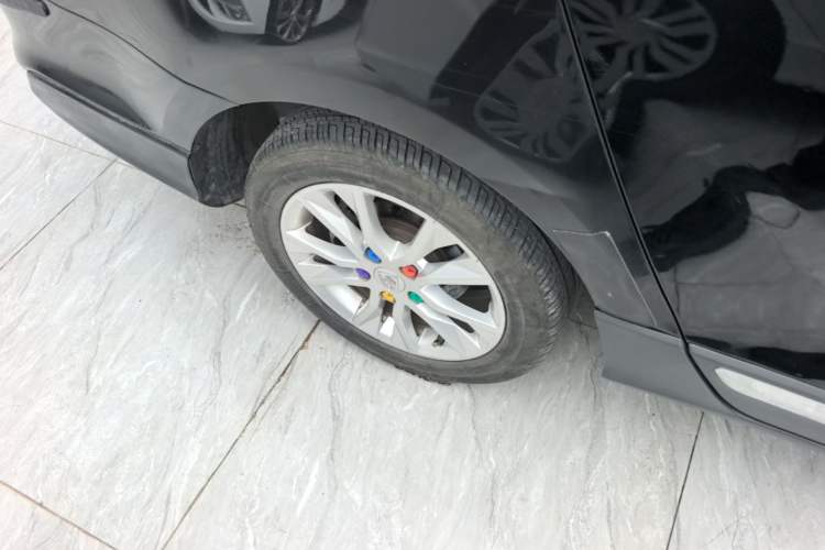 Used Baojun 730 2016 1.5L Manual Comfort Version 7 Seats China V Emission Standard Right Rear Wheel Hub