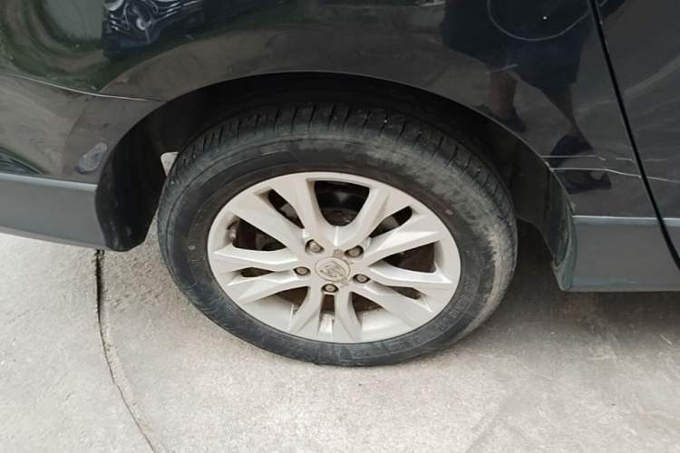 Used Baojun 730 2016 1.5T Manual Comfort Version 7 Seats Right Rear Wheel Hub