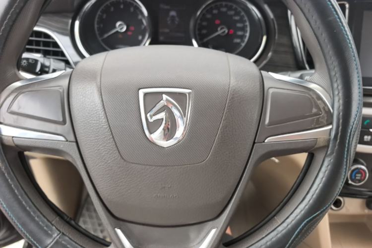Used Baojun 730 2016 1.5L Manual Comfort Version 7 Seats China V Emission Standard Steering Wheel