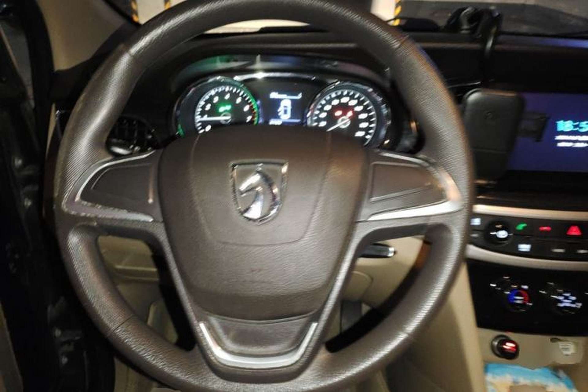 Used Baojun 730 2016 1.5L Manual Comfort Version 7 Seats China V Emission Standard Steering Wheel