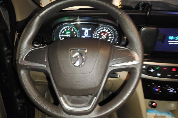Used Baojun 730 2016 1.5L Manual Comfort Version 7 Seats China V Emission Standard Steering Wheel