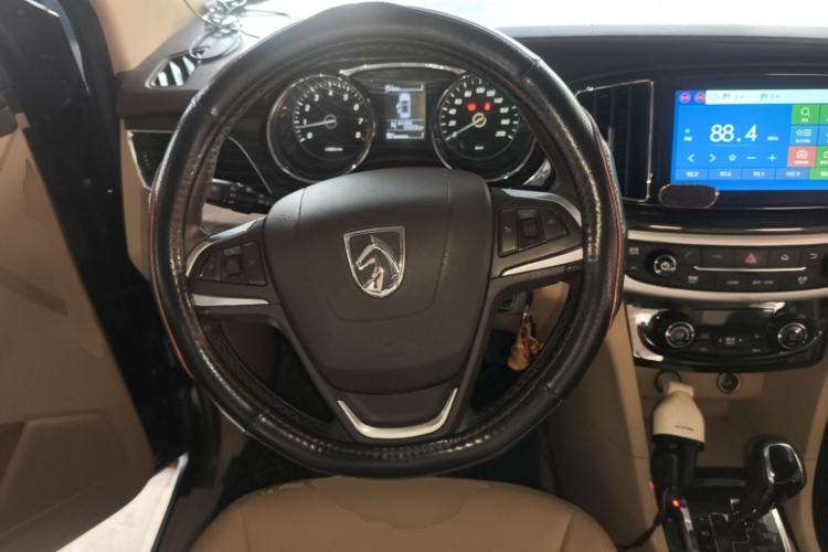 Used Baojun 730 2016 1.8L iAMT Luxury Model 7 Seats Steering Wheel