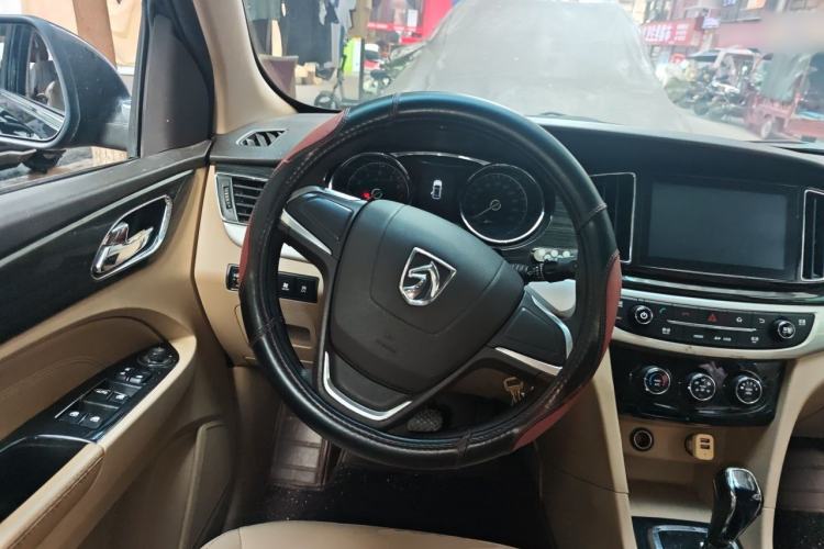 Used Baojun 730 2016 1.8L iAMT Comfort Version 7 Seats Steering Wheel