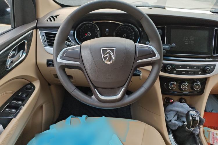 Used Baojun 730 2016 1.5L Manual Comfort Version 7 Seats China V Emission Standard Steering Wheel