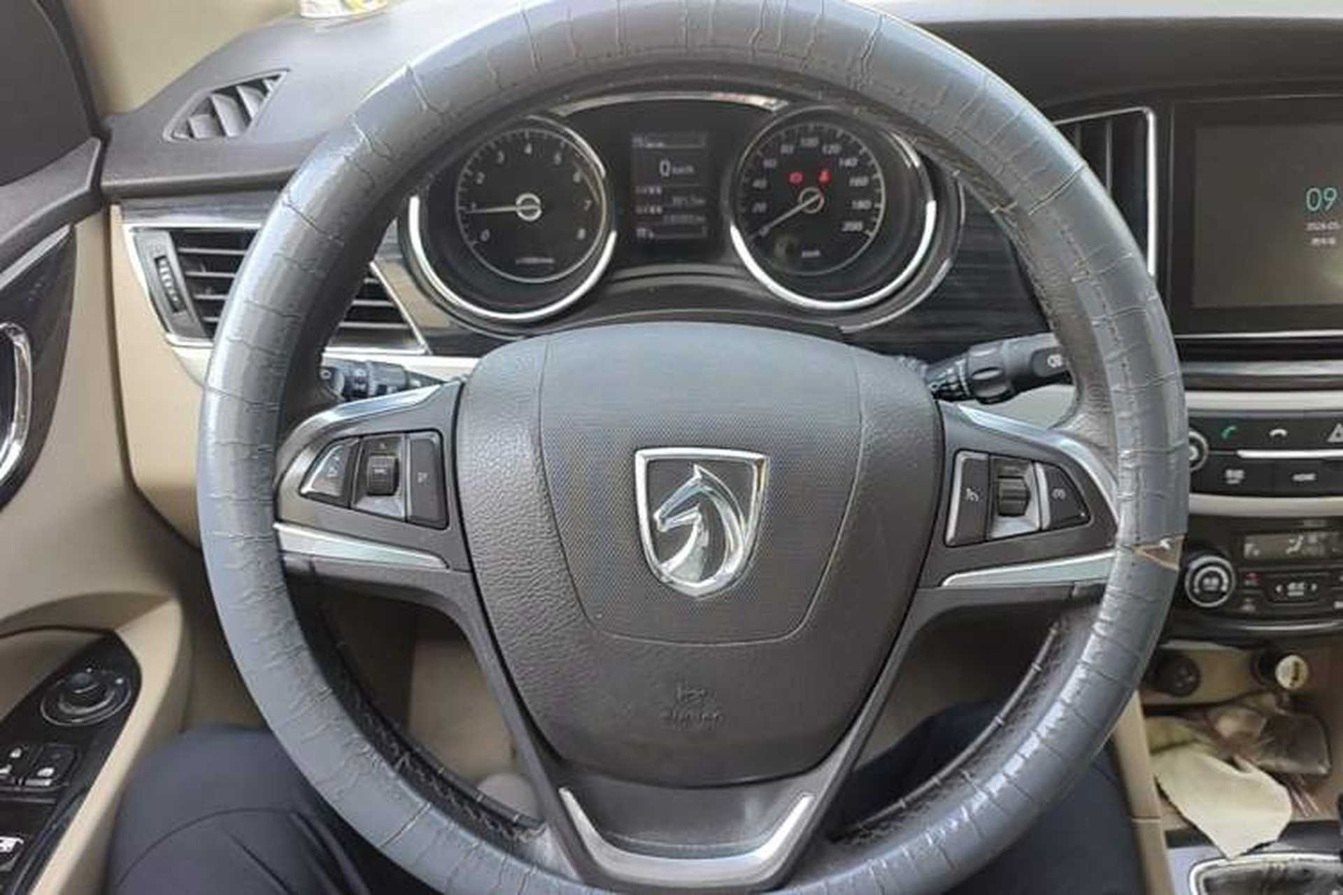 Used Baojun 730 2016 1.5L Manual Luxury Edition 7 Seats Steering Wheel