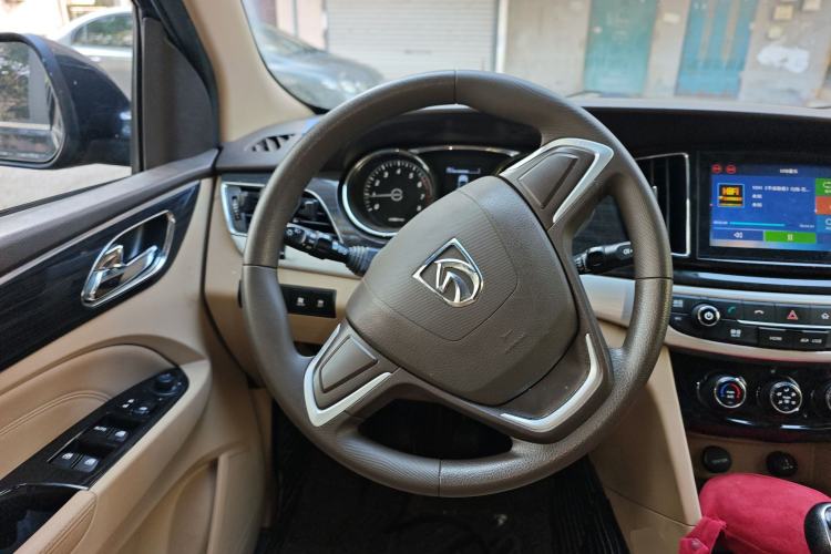 Used Baojun 730 2016 1.5L Manual Comfort Version 7 Seats China V Emission Standard Steering Wheel