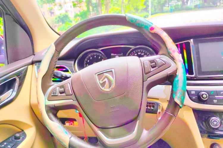 Used Baojun 730 2016 1.8L Manual Luxury Edition 7 Seats Steering Wheel
