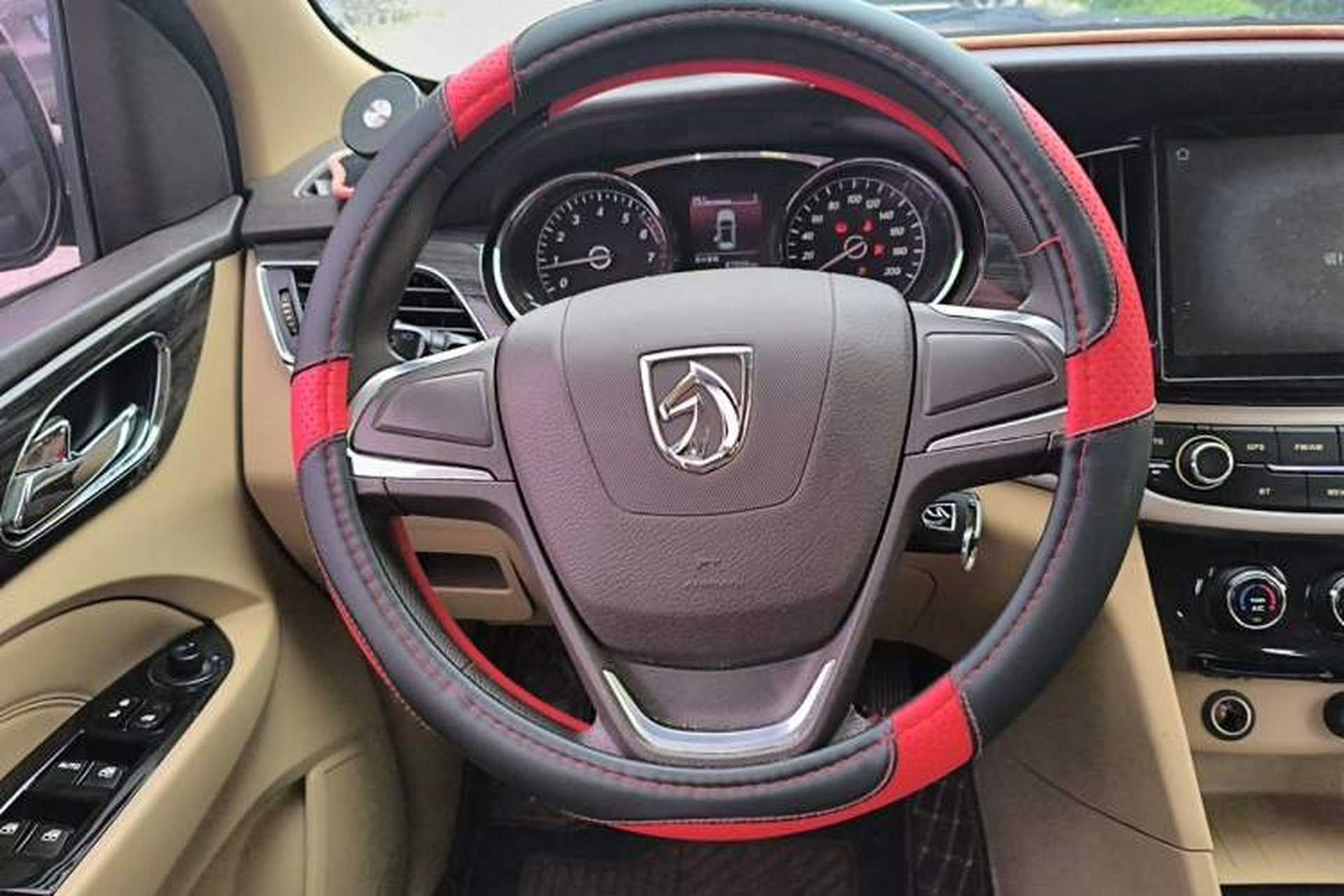 Used Baojun 730 2016 1.8L Manual Comfort Version 7 Seats Steering Wheel
