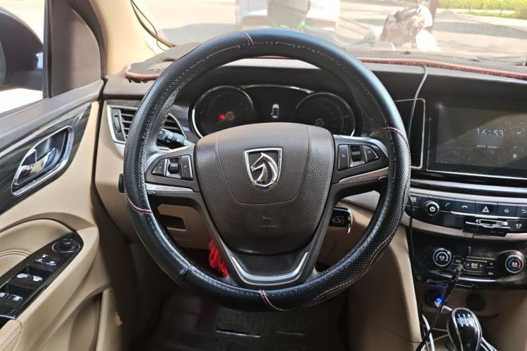 Used Baojun 730 2016 1.5L Manual Luxury Edition 7 Seats Steering Wheel