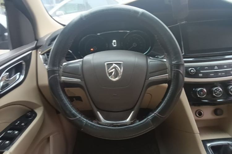Used Baojun 730 2016 1.5L Manual Comfort Version 7 Seats China V Emission Standard Steering Wheel