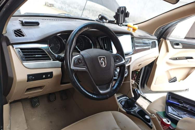 Used Baojun 730 2016 1.8L Manual Luxury Edition 7 Seats Steering Wheel