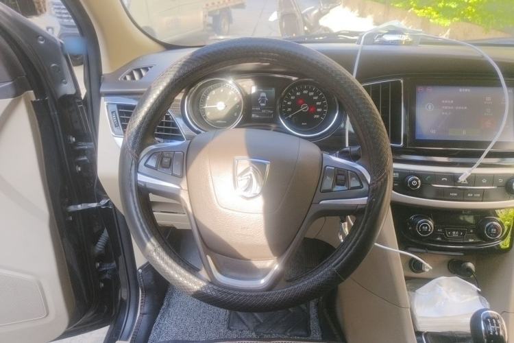 Used Baojun 730 2016 1.8L Manual Luxury Edition 7 Seats Steering Wheel