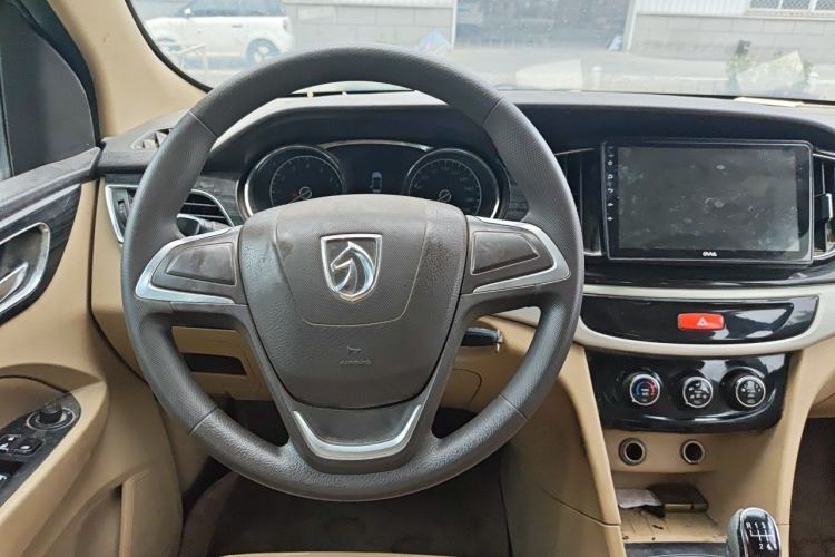 Used Baojun 730 2016 1.5L Manual Comfort Version 7 Seats China V Emission Standard Steering Wheel