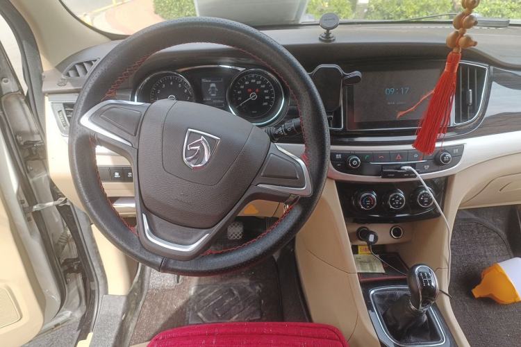 Used Baojun 730 2016 1.8L Manual Comfort Version 7 Seats Steering Wheel