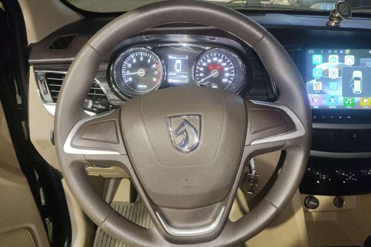 Used Baojun 730 2016 1.5L Manual Comfort Version 7 Seats China V Emission Standard Steering Wheel