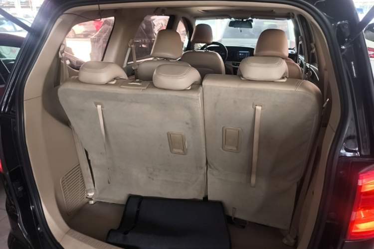 Used Baojun 730 2016 1.8L iAMT Luxury Model 7 Seats Trunk