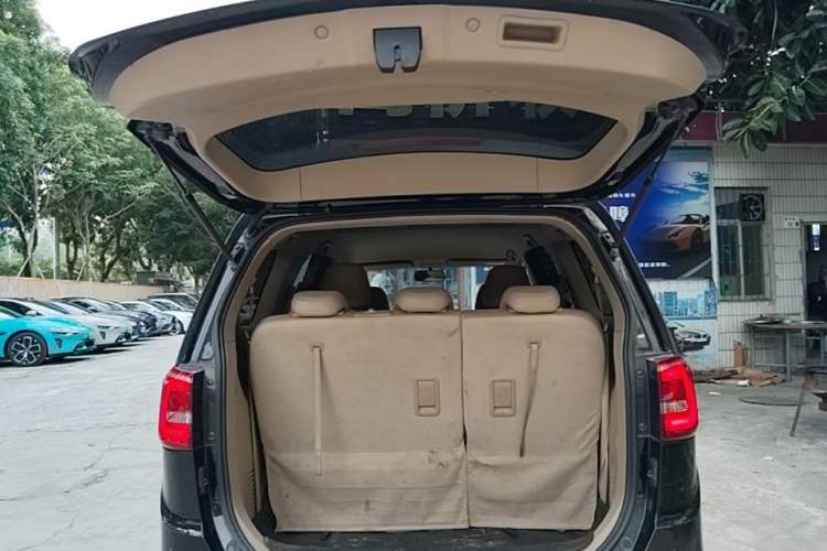 Used Baojun 730 2016 1.5T Manual Comfort Version 7 Seats Trunk