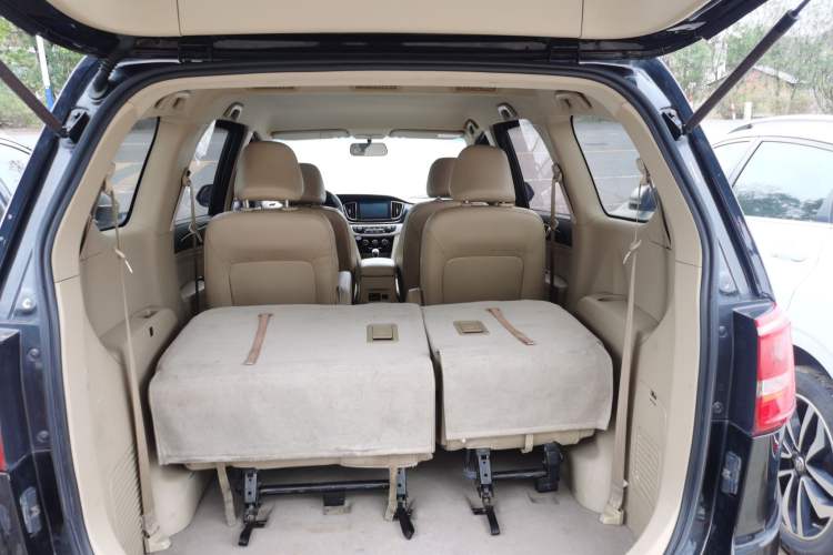 Used Baojun 730 2016 1.5T Manual Comfort Version 7 Seats Trunk